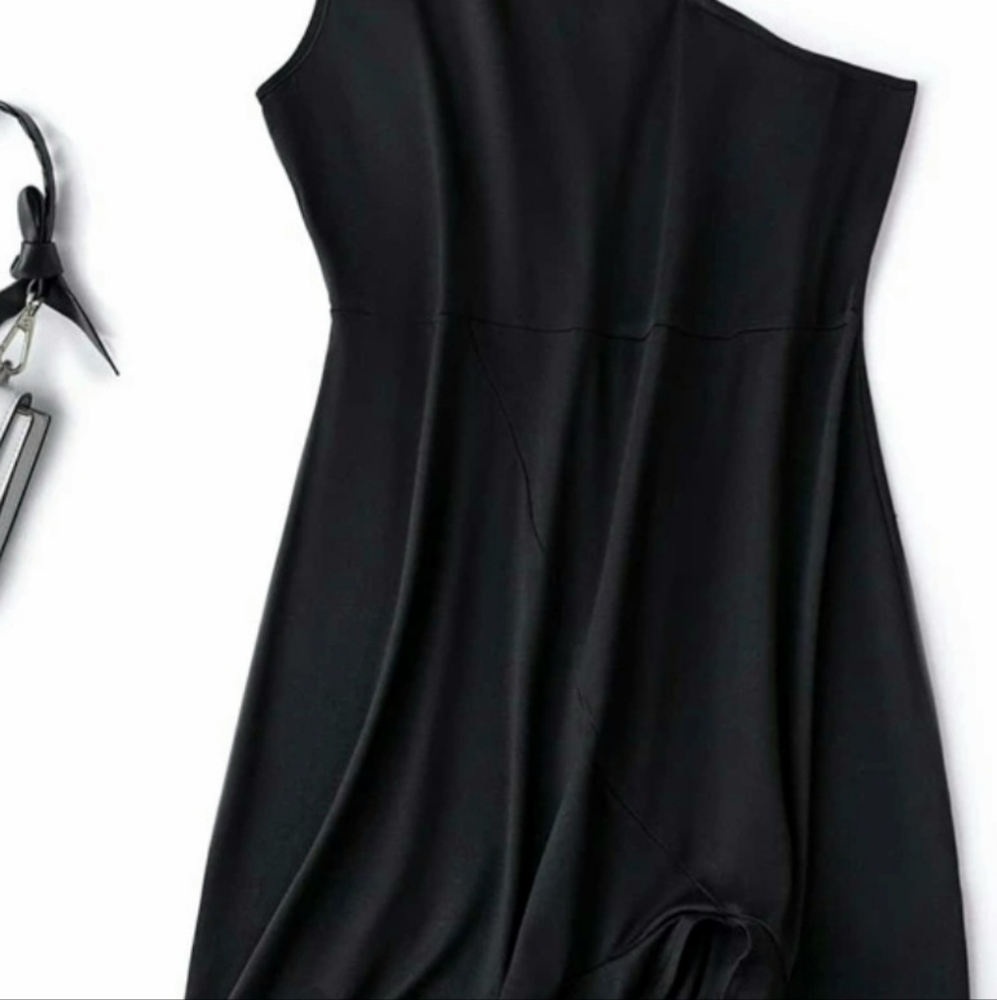 Cute black dress brand new from shein